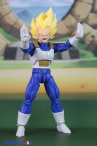 Bandai Namco S.H.Figuarts Dragon Ball Z Super Saiyan Vegeta (Dangerous Pride) Figure