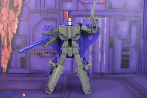 Hasbro Transformers Studio Series ’86 Leader Class Astrotrain Figure Review