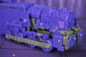 Hasbro Transformers Studio Series ’86 Leader Class Astrotrain Figure