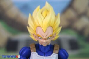 Bandai Namco S.H.Figuarts Dragon Ball Z Super Saiyan Vegeta (Dangerous Pride) Figure