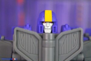 Hasbro Transformers Studio Series ’86 Leader Class Astrotrain Figure Review