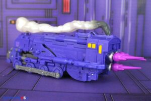Hasbro Transformers Studio Series ’86 Leader Class Astrotrain Figure