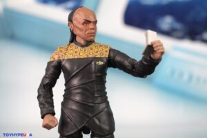 The Nacelle Company – Star Trek Voyager – Tuvix Figure