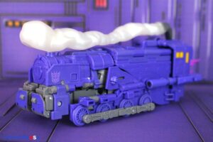 Hasbro Transformers Studio Series ’86 Leader Class Astrotrain Figure