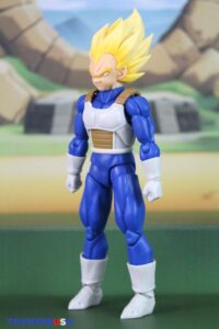 Bandai Namco S.H.Figuarts Dragon Ball Z Super Saiyan Vegeta (Dangerous Pride) Figure