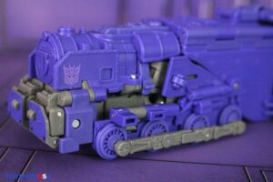 Hasbro Transformers Studio Series ’86 Leader Class Astrotrain Figure