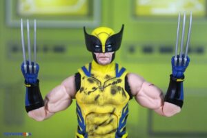Hasbro Marvel Legends Series Deadpool & Wolverine Movie – Wolverine (Sleevless) & Wolverine (Brown Suit) Figures