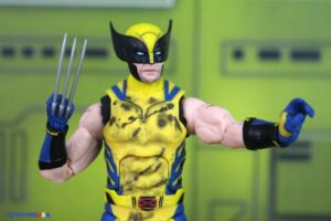 Hasbro Marvel Legends Series Deadpool & Wolverine Movie – Wolverine (Sleevless) & Wolverine (Brown Suit) Figures