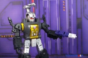 Takara-Tomy Transformers Dramatic Capture Series Decepticons Part 2 (Skywarp & Insecticon Trio) Figure Set