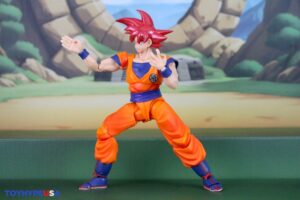 Bandai Namco Dragon Ball Super S.H. Figuarts Super Saiyan God Goku (Saiyan God Instilled With the Light of Righteous Hearts) Figure Review