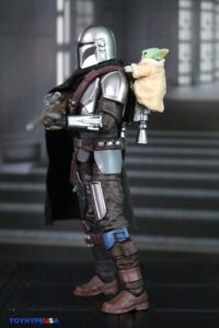 Hasbro Star Wars The Vintage Collection The Mandalorian and Grogu (The Mandalorian and Grogu) Deluxe Figure