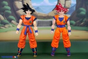 Bandai Namco Dragon Ball Super S.H. Figuarts Super Saiyan God Goku (Saiyan God Instilled With the Light of Righteous Hearts) Figure