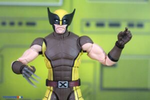 Hasbro Marvel Legends Series Deadpool & Wolverine Movie – Wolverine (Sleevless) & Wolverine (Brown Suit) Figures