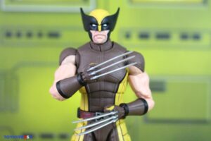 Hasbro Marvel Legends Series Deadpool & Wolverine Movie – Wolverine (Sleevless) & Wolverine (Brown Suit) Figures