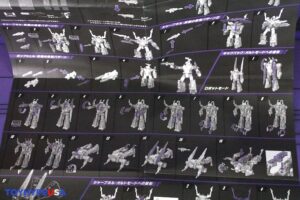 Takara-Tomy Transformers Dramatic Capture Series Decepticons Part 2 (Skywarp & Insecticon Trio) Figure Set