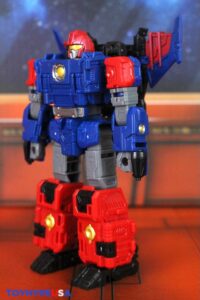 Hasbro Transformers Age of the Primes Nexus Prime Figure