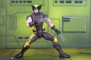 Hasbro Marvel Legends Series Deadpool & Wolverine Movie – Wolverine (Sleevless) & Wolverine (Brown Suit) Figures