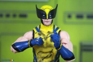 Hasbro Marvel Legends Series Deadpool & Wolverine Movie – Wolverine (Sleevless) & Wolverine (Brown Suit) Figures