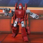 Hasbro Transformers Age of the Primes Deluxe Class Powerglide Figure