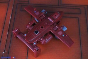 Hasbro Transformers Age of the Primes Deluxe Class Powerglide Figure