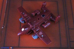 Hasbro Transformers Age of the Primes Deluxe Class Powerglide Figure