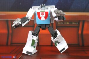 Hasbro The Transformers The Movie Studio Series 86 Deluxe Class Wheeljack Figure