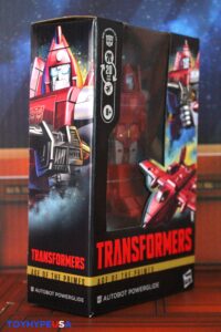 Hasbro Transformers Age of the Primes Deluxe Class Powerglide Figure
