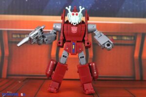 Hasbro Transformers Age of the Primes Deluxe Class Powerglide Figure