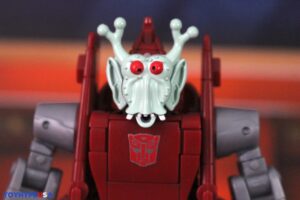 Hasbro Transformers Age of the Primes Deluxe Class Powerglide Figure