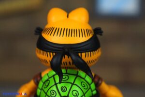 NECA Toys Teenage Mutant Ninja Turtles Archie Comics x Garfield Ultimate Garfello with Odie Figures
