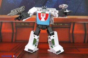 Hasbro The Transformers The Movie Studio Series 86 Deluxe Class Wheeljack Figure