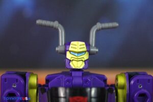 Hasbro Transformers Age of the Primes Voyager Class Sideways Figure