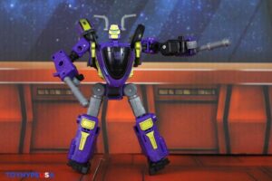 Hasbro Transformers Age of the Primes Voyager Class Sideways Figure