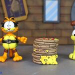 NECA Toys Teenage Mutant Ninja Turtles Archie Comics x Garfield Ultimate Garfello with Odie Figures
