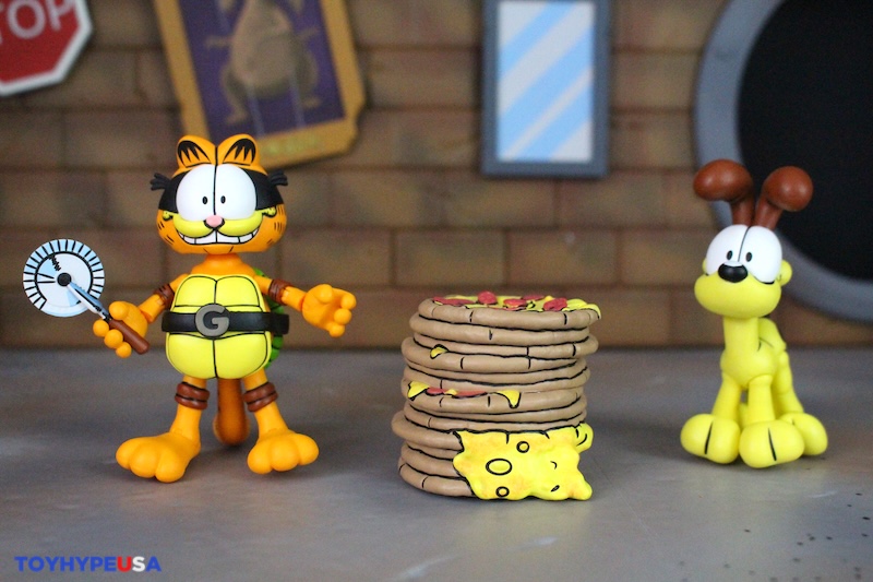 NECA Toys Teenage Mutant Ninja Turtles Archie Comics x Garfield Ultimate Garfello with Odie Figures