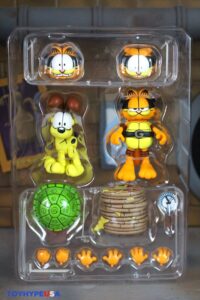 NECA Toys Teenage Mutant Ninja Turtles Archie Comics x Garfield Ultimate Garfello with Odie Figures