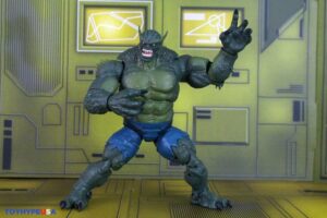 Hasbro Marvel Legends Series Retro Carded Incredible Hulk – Abomination Figure