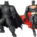 Medicom - MAFEX The Dark Knight Returns Batman & Superman (The Dark Knight Falls) Figures