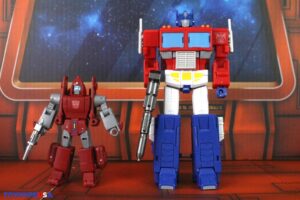 Hasbro Transformers Age of the Primes Deluxe Class Powerglide Figure