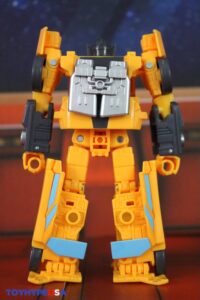 Hasbro Transformers Studio Series ’86 Sunstreaker Figure