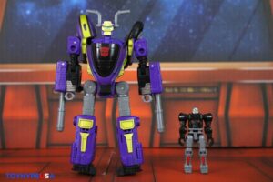 Hasbro Transformers Age of the Primes Voyager Class Sideways Figure
