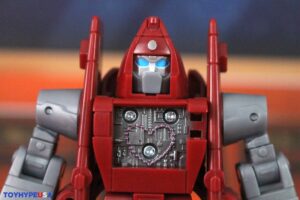 Hasbro Transformers Age of the Primes Deluxe Class Powerglide Figure