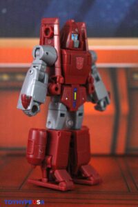 Hasbro Transformers Age of the Primes Deluxe Class Powerglide Figure
