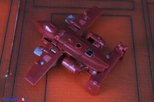 Hasbro Transformers Age of the Primes Deluxe Class Powerglide Figure