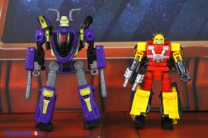 Hasbro Transformers Age of the Primes Voyager Class Sideways Figure