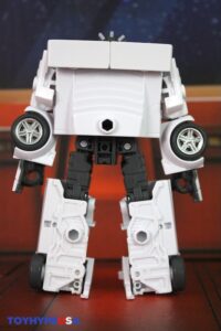 Hasbro The Transformers The Movie Studio Series 86 Deluxe Class Wheeljack Figure