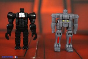 Hasbro Transformers Age of the Primes Voyager Class Sideways Figure