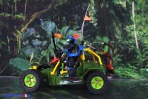 Playmates Toys Teenage Mutant Ninja Turtles x G.I. Joe A.W.E. Shell-Striker with April O’ Neil as Scarlett Vehicle Set