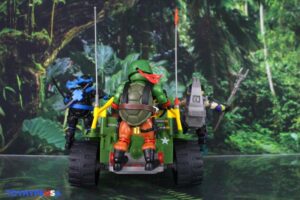 Playmates Toys Teenage Mutant Ninja Turtles x G.I. Joe A.W.E. Shell-Striker with April O’ Neil as Scarlett Vehicle Set