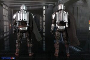 Select Hasbro Star Wars The Black Series The Mandalorian with Grogu (The Mandalorian and Grogu) Deluxe Figure Review 